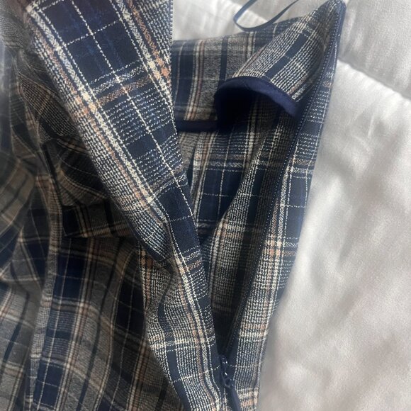 Pencil skirt with front slit - Picture 6 of 7